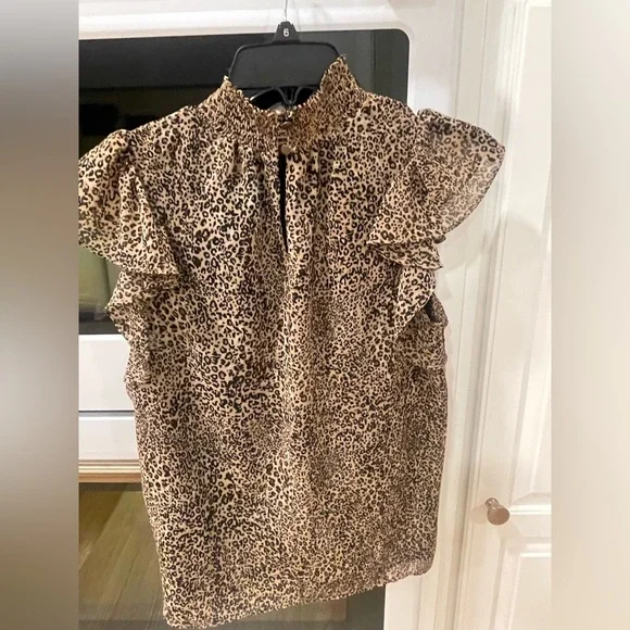 1 State Leopard Keyhole Mock Neck Blouse - Picture 9 of 10